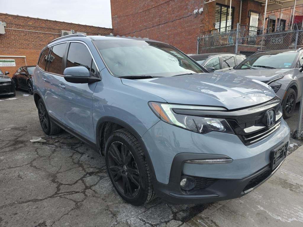2022 Honda Pilot SE's photo