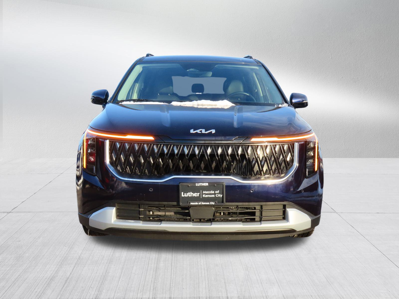 Used 2025 Kia Carnival EX with VIN KNDNC5KA3S6036197 for sale in Kansas City