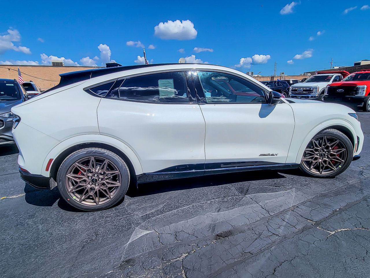 2025 FORD MUSTANG MACH-E - Image 8