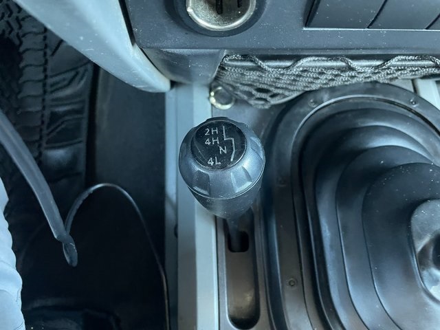 2010 Jeep Wrangler Unlimited Islander photo 20