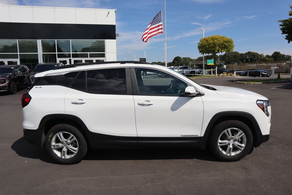 2023 Gmc Terrain SLE photo 4