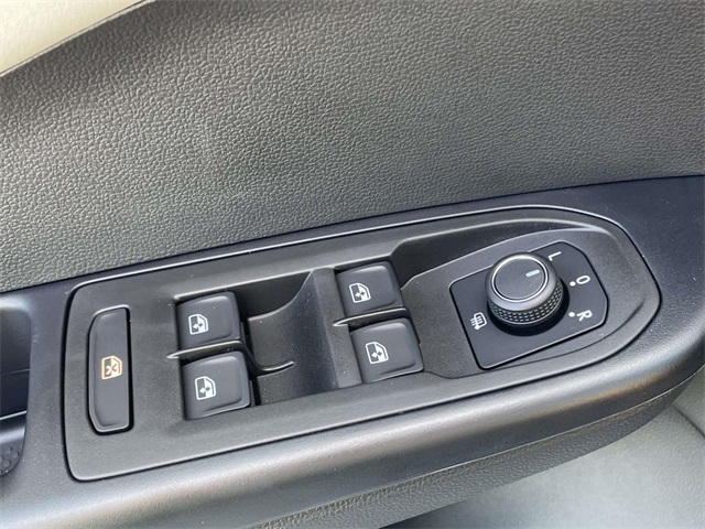 2025 Volkswagen Taos SE photo 21
