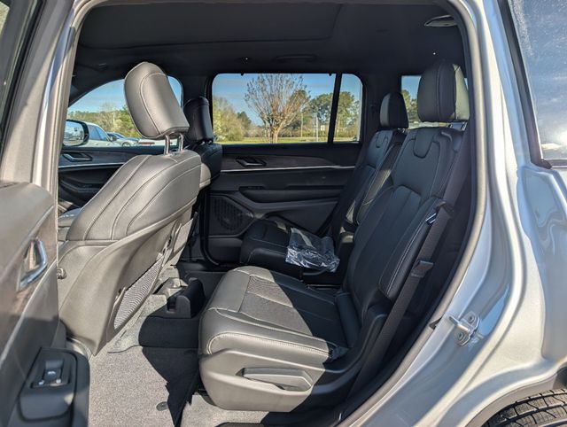 2025 Jeep Grand Cherokee Limited photo 25