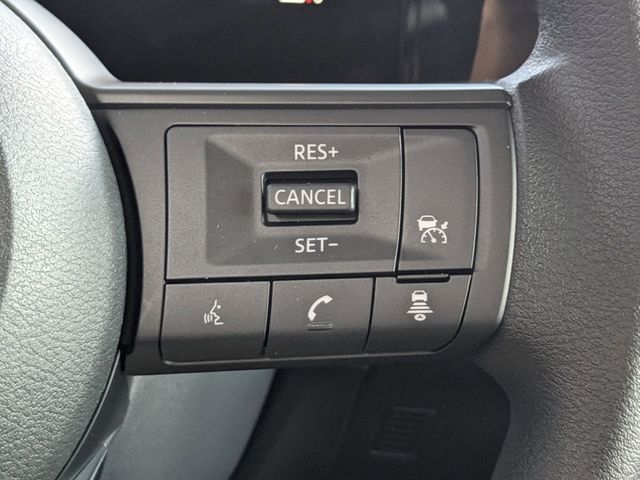 2025 Nissan Kicks SV photo 25