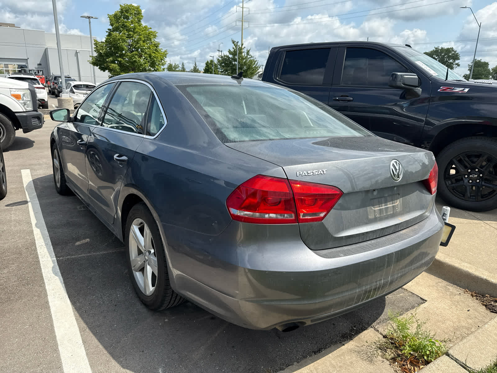 Used 2015 Volkswagen Passat Limited Edition with VIN 1VWAT7A37FC118600 for sale in Kansas City, MO