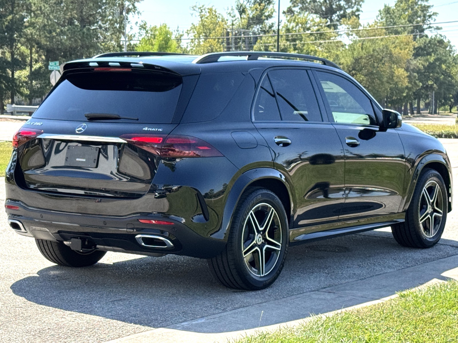 2026 Mercedes Benz GLE 350 4MATIC photo 3