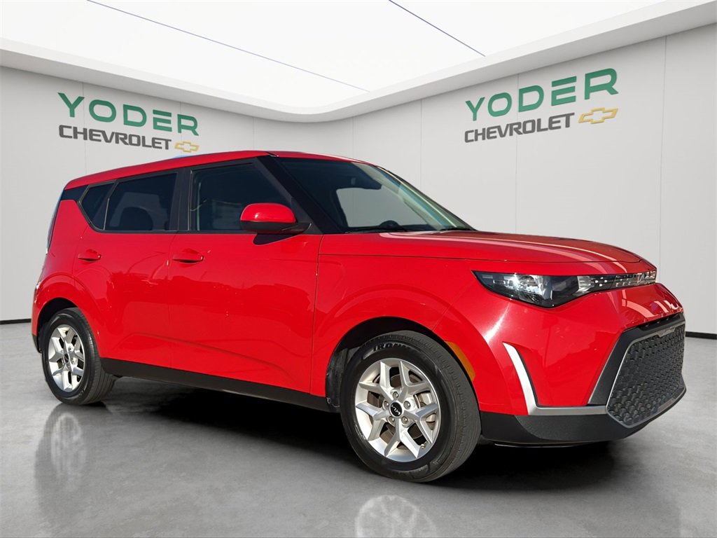 2023 Kia Soul LX photo 3