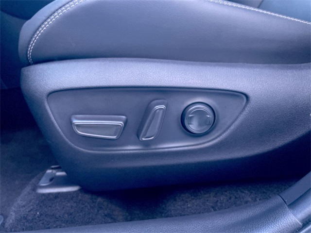 2025 Toyota RAV4 XLE Premium photo 3