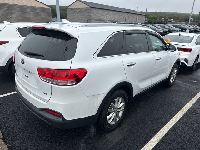 2017 Kia Sorento LX photo 4