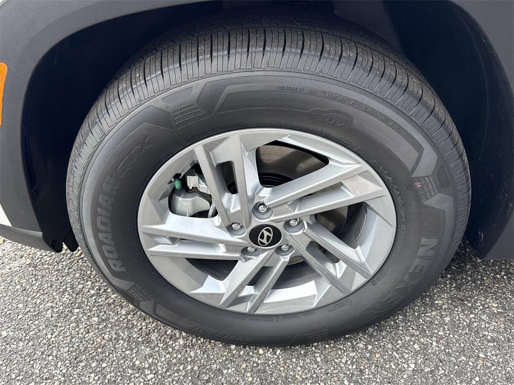 2026 Hyundai Tucson SE photo 9