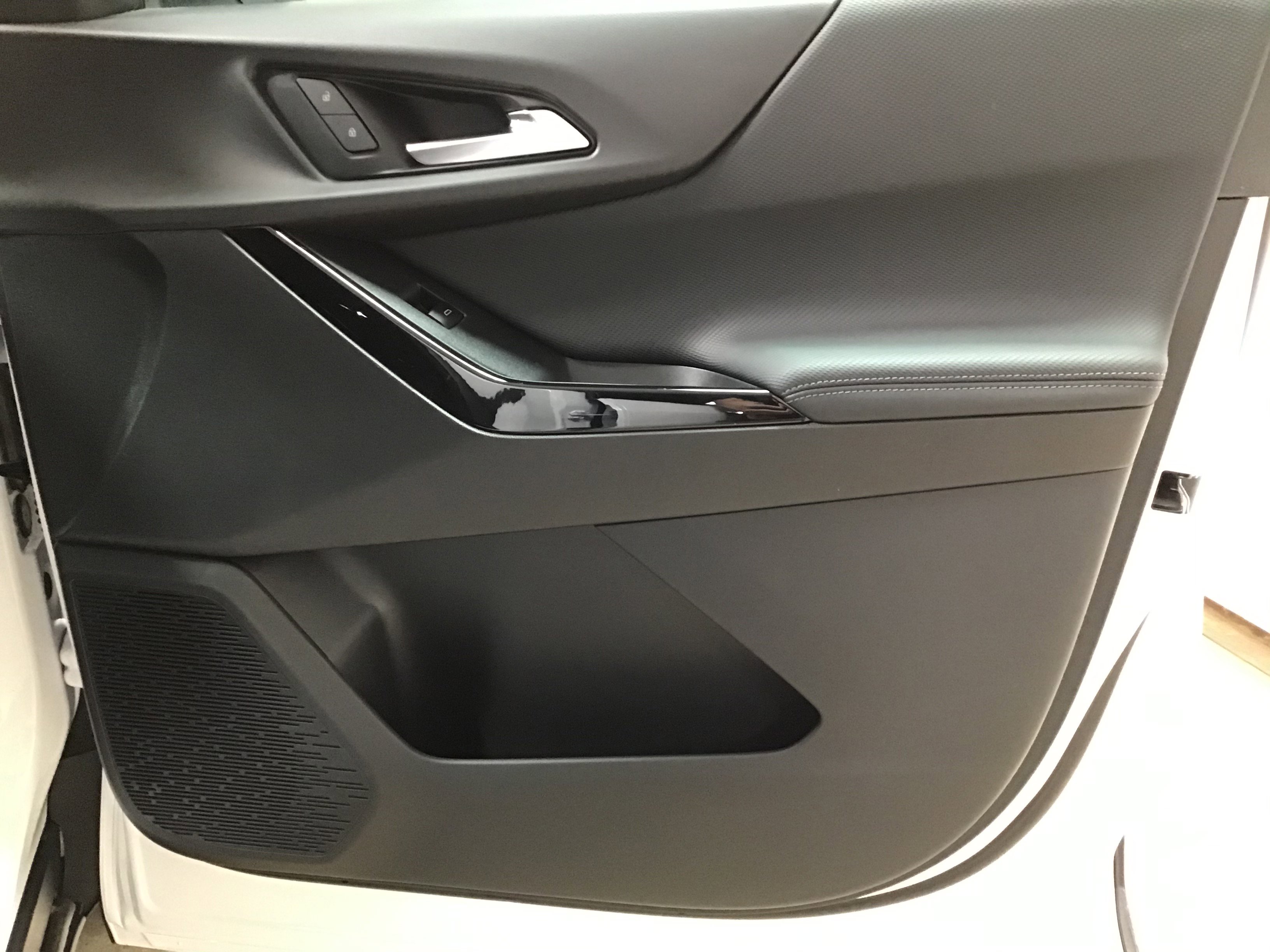 2026 Chevrolet Equinox LT photo 4