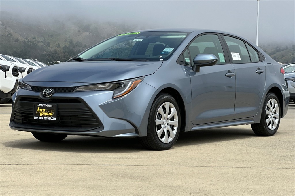 2025 Toyota Corolla LE photo 8