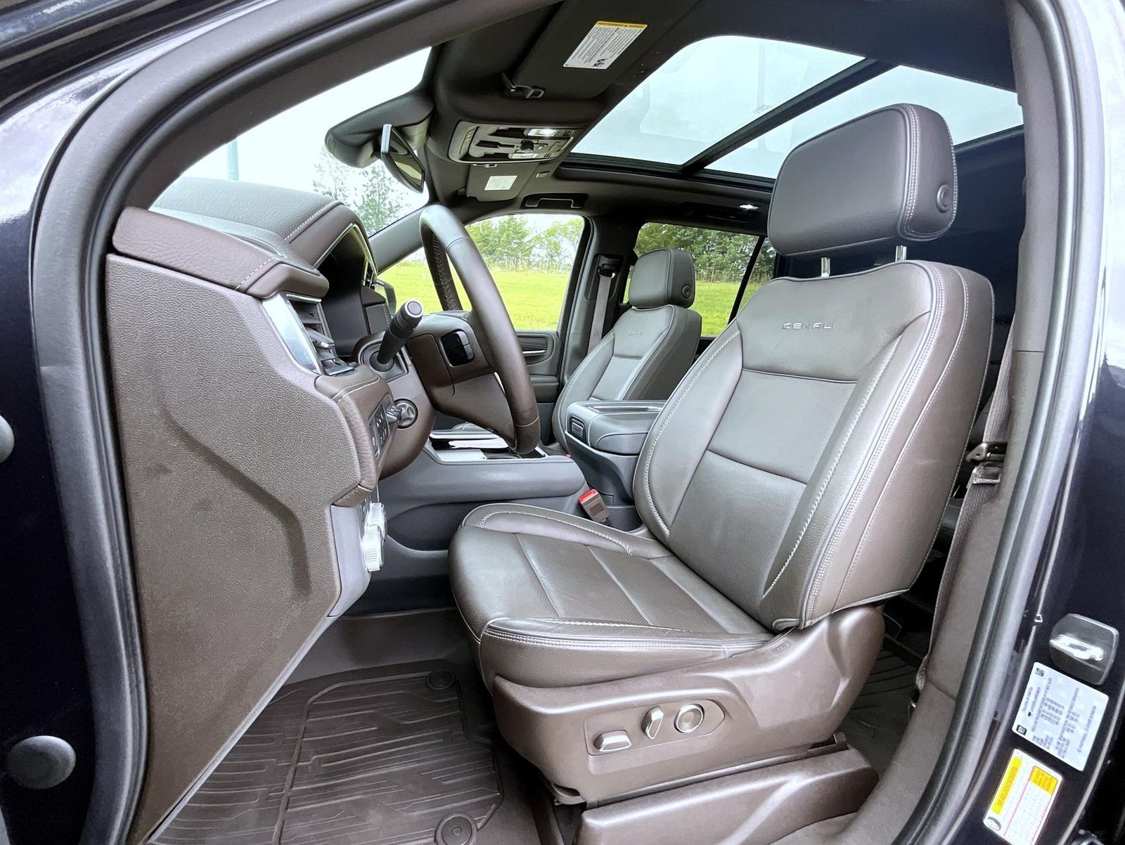2023 Gmc Yukon Denali photo 9