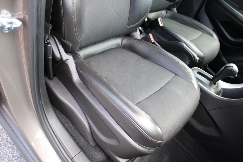 2022 Chevrolet Trax LT photo 23