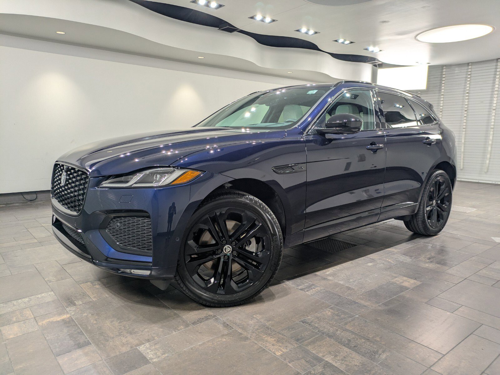 2026 Jaguar F-Pace R-Dynamic S's photo