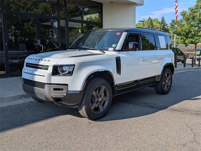 2025 Land Rover Defender 110 X-Dynamic SE photo 2