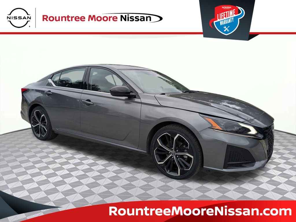 2023 Nissan Altima SR