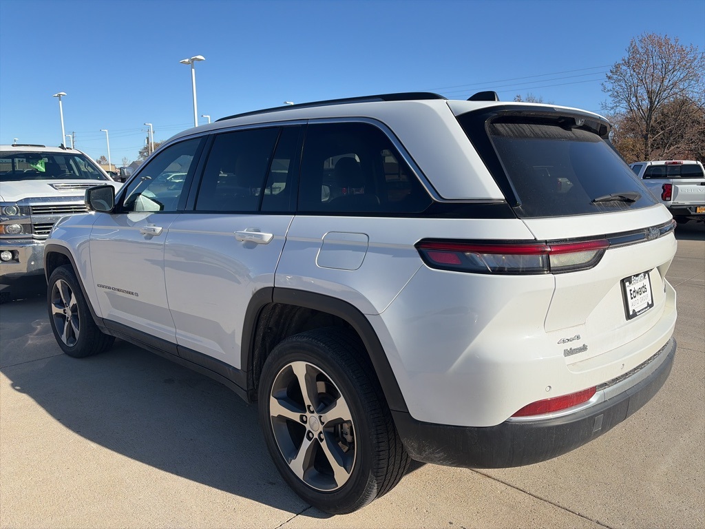 2023 Jeep Grand Cherokee Limited photo 2