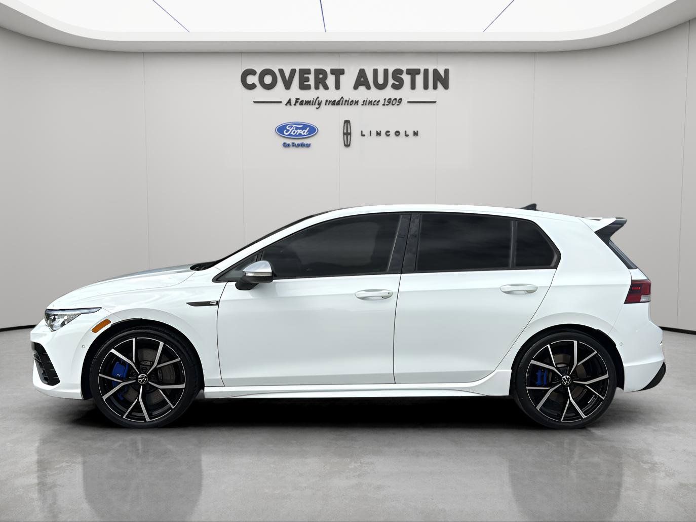 2024 Volkswagen Golf R photo 2