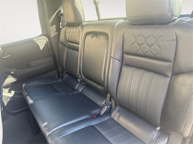 2022 Nissan Frontier PRO-4X photo 10