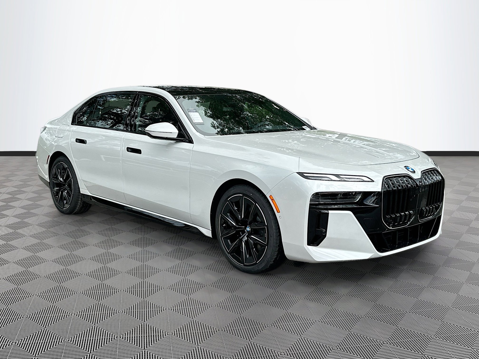 2025 BMW 7 Series 760i's photo