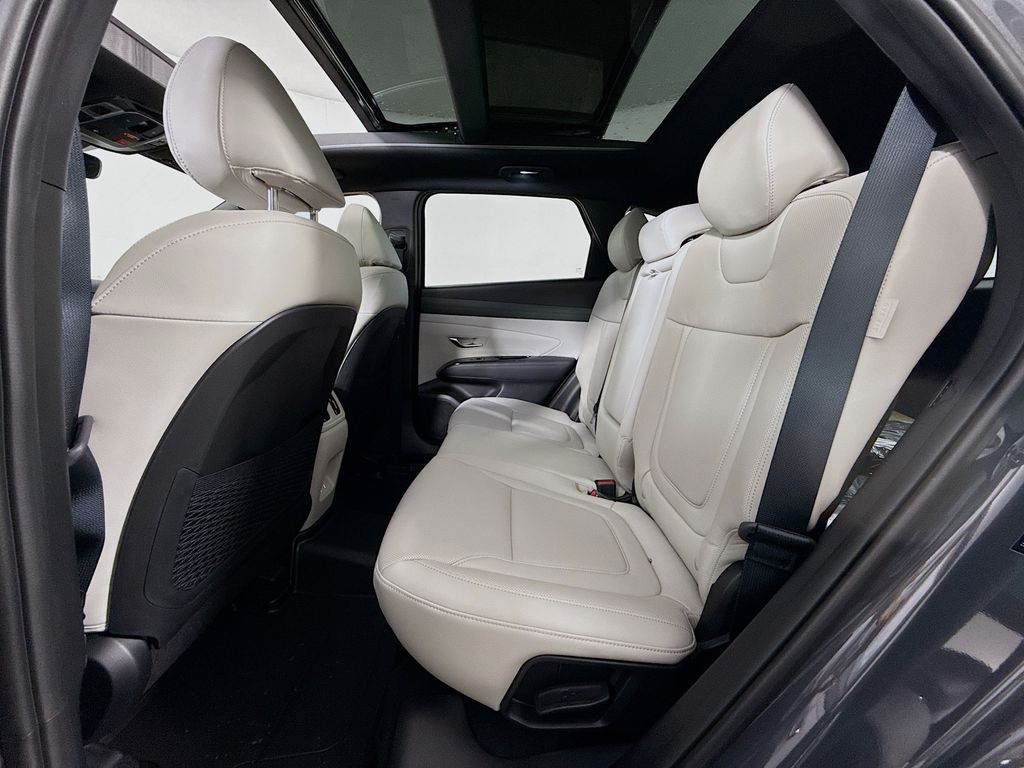 2025 Hyundai Tucson Limited photo 24