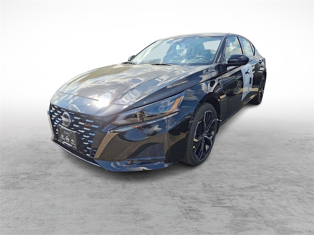2025 Nissan Altima SR photo 3