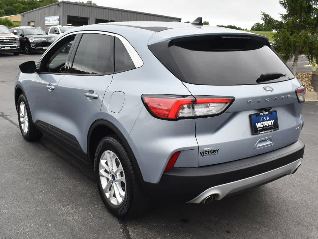 2022 Ford Escape SE photo 3