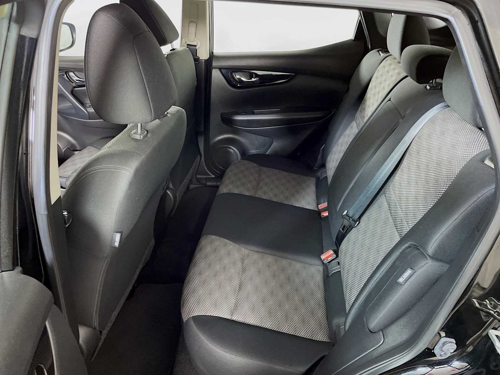 2022 Nissan Rogue Sport SV photo 21