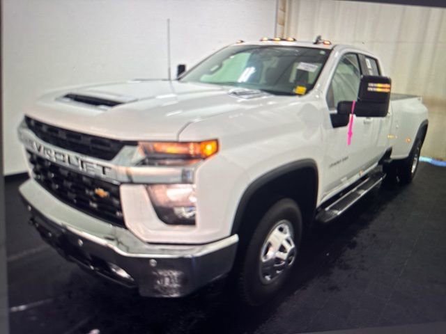 2022 Chevrolet Silverado 3500HD LT photo 2