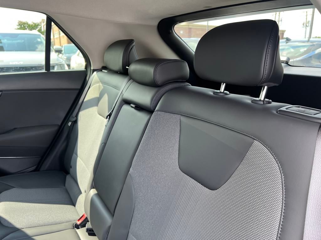 2025 Kia Niro EX photo 22