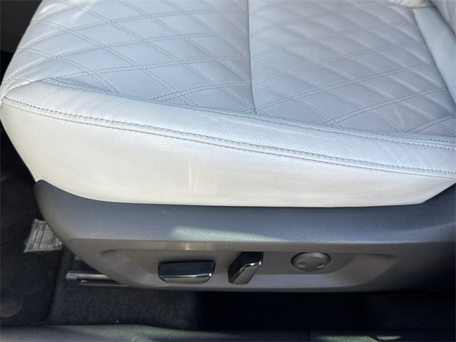 2022 Mitsubishi Outlander SEL photo 31