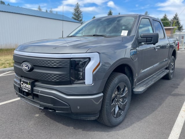 2025 Ford F-150 Lightning photo 4