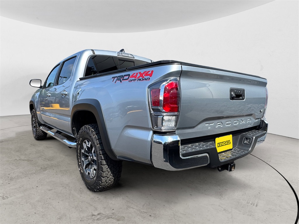 2022 Toyota Tacoma TRD Off-Road photo 3