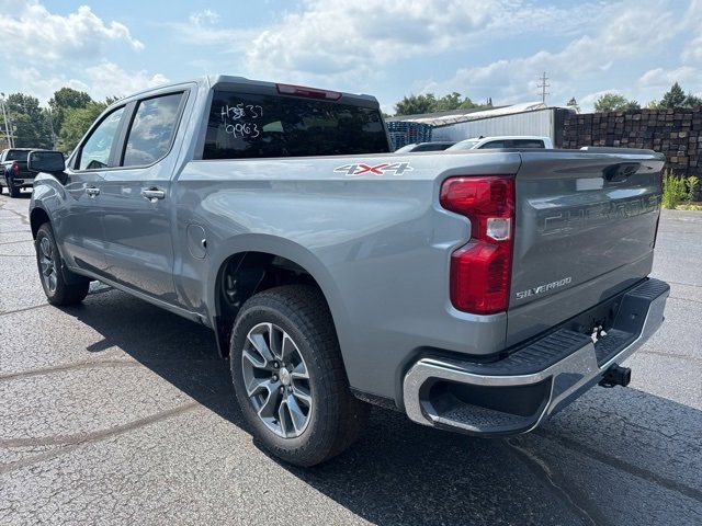 2026 Chevrolet Silverado 1500 LT photo 4