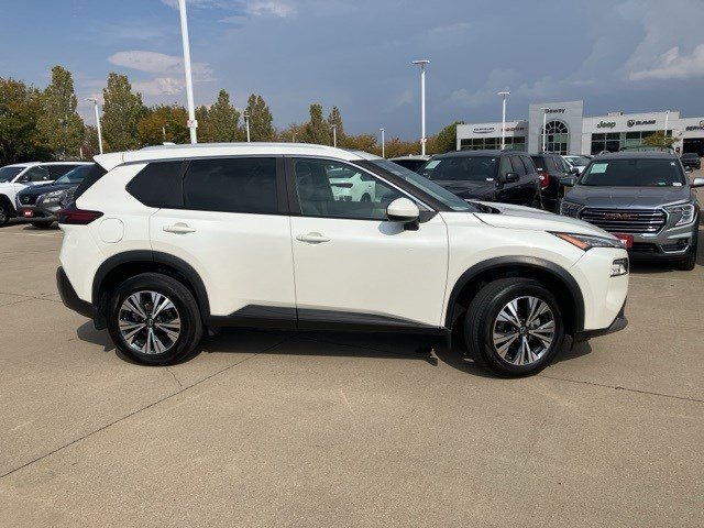 2023 Nissan Rogue SV photo 4
