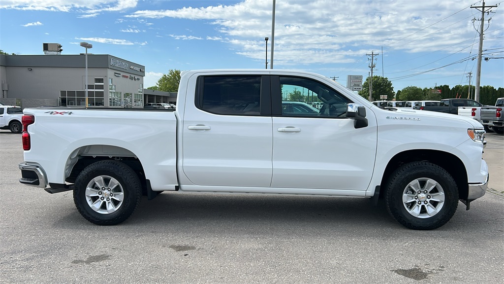 2025 Chevrolet Silverado 1500 LT photo 2