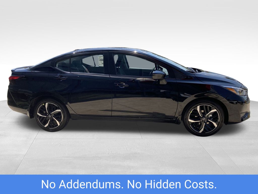 2025 Nissan Versa SR photo 3
