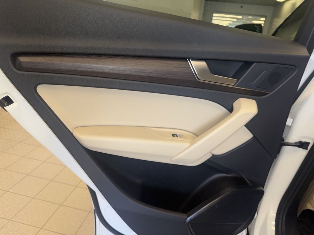 2022 Audi Q5 45 S line Premium photo 15