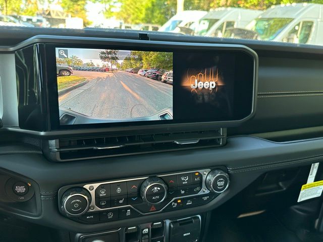 2025 Jeep Gladiator Sport photo 28