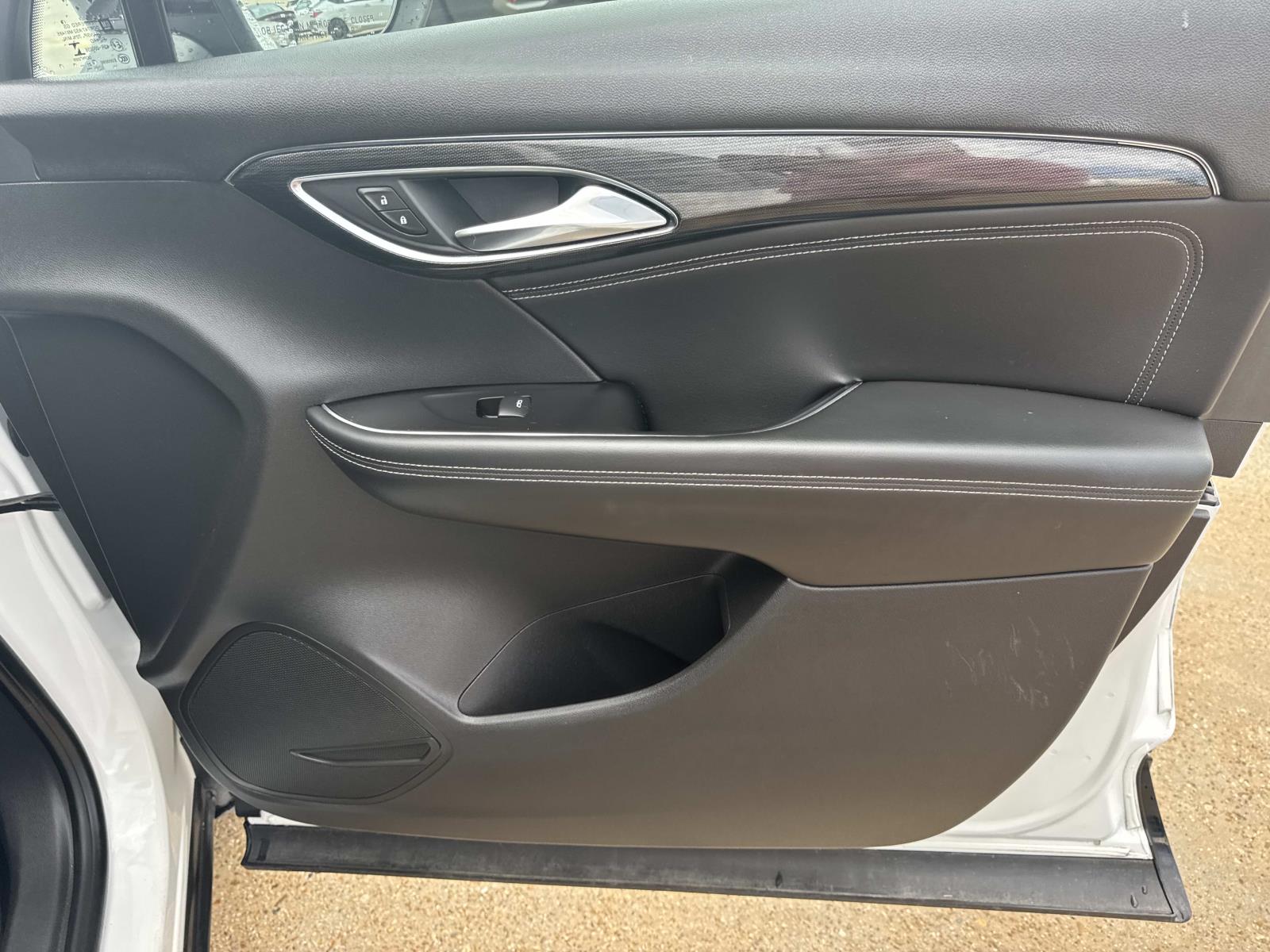 2022 Buick Envision Essence photo 13