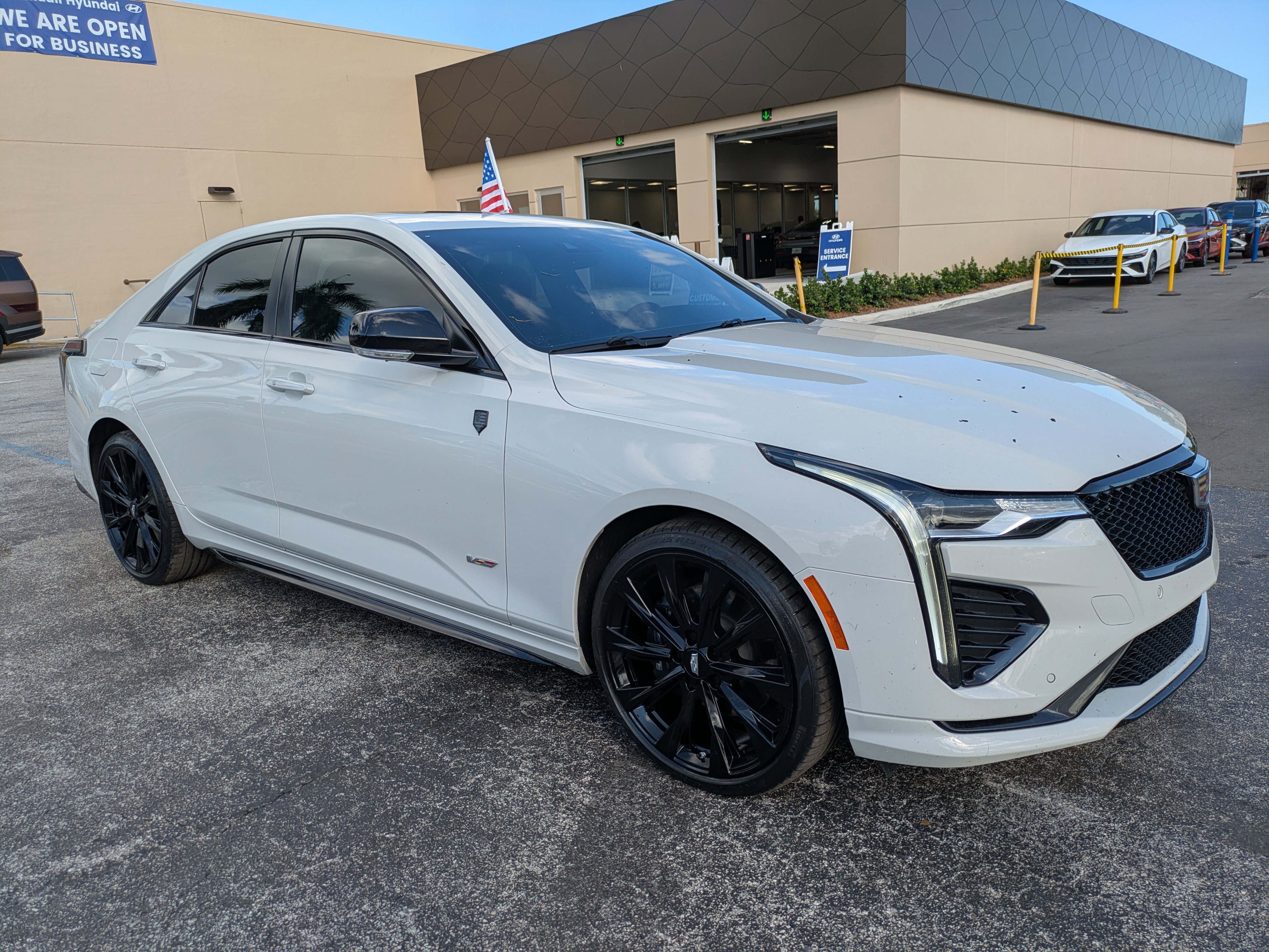 2022 Cadillac CT4 V-Series's photo