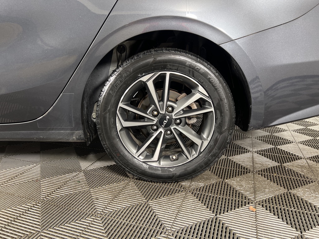 2023 Kia Forte LXS photo 9