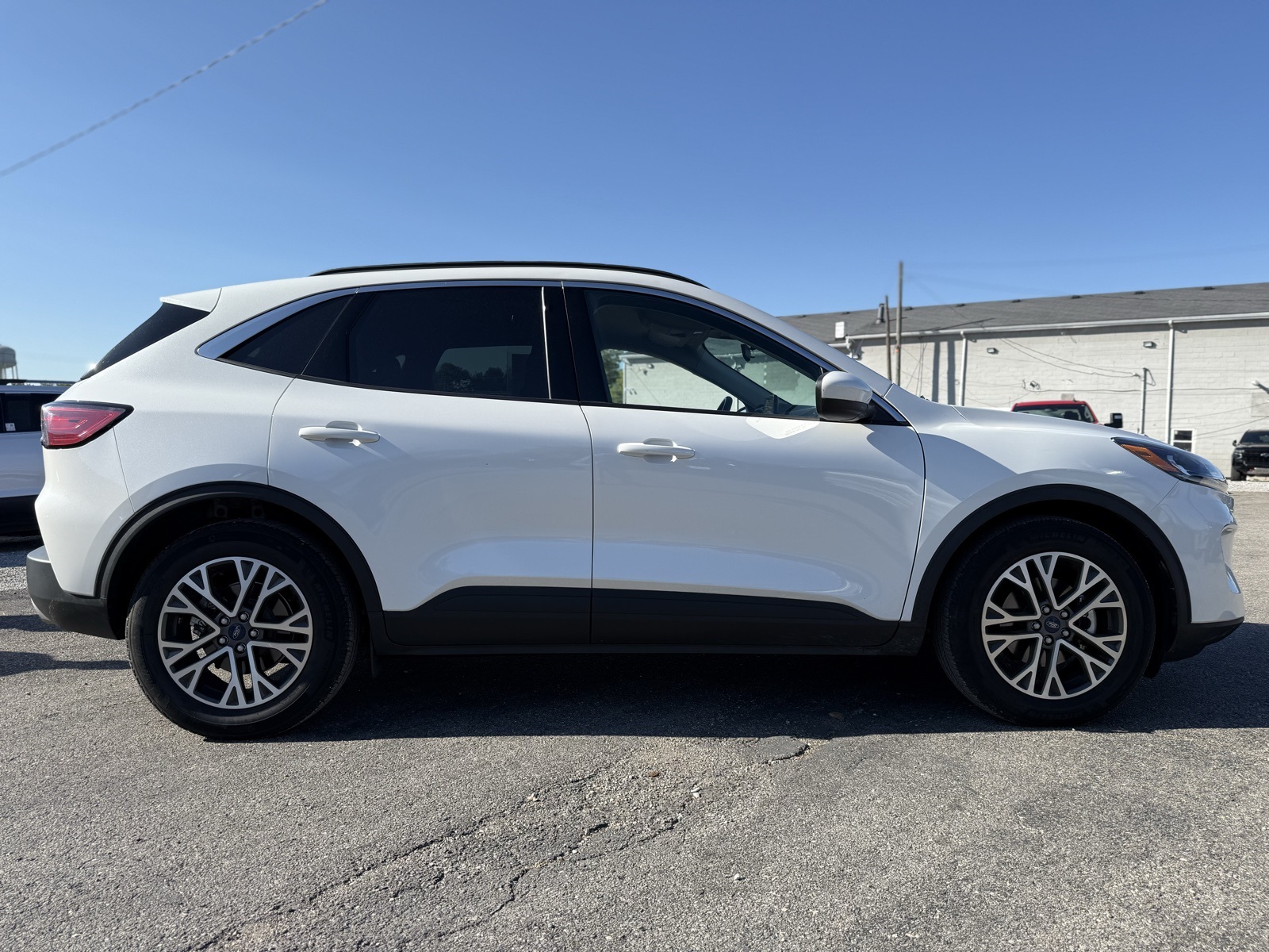 2020 Ford Escape SEL photo 3