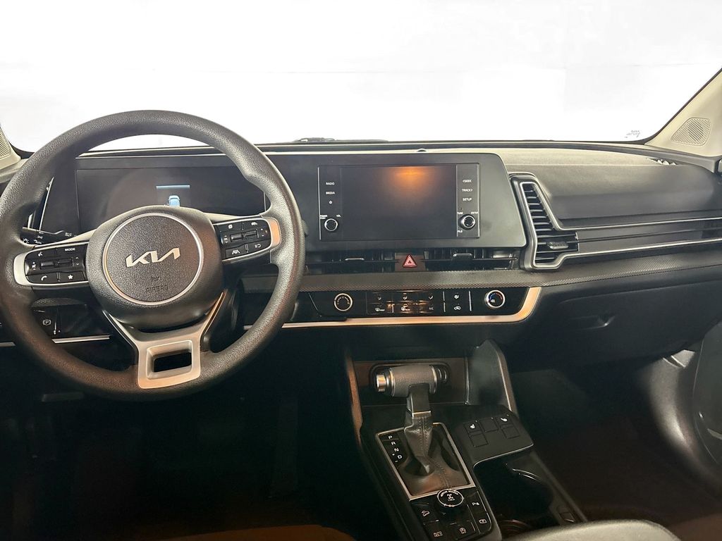 2023 Kia Sportage LX photo 12