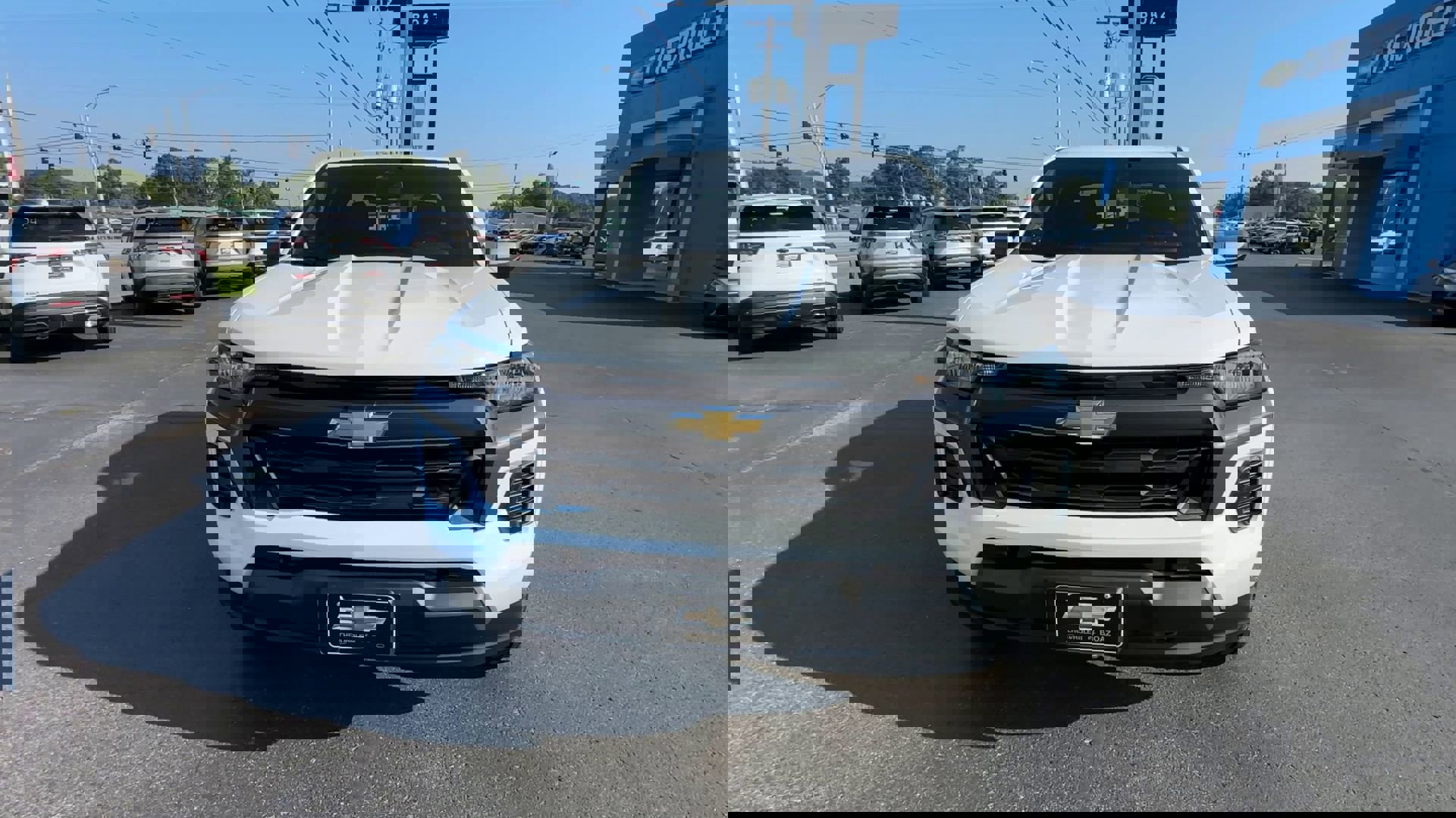 2025 Chevrolet Colorado Work Truck LT photo 2