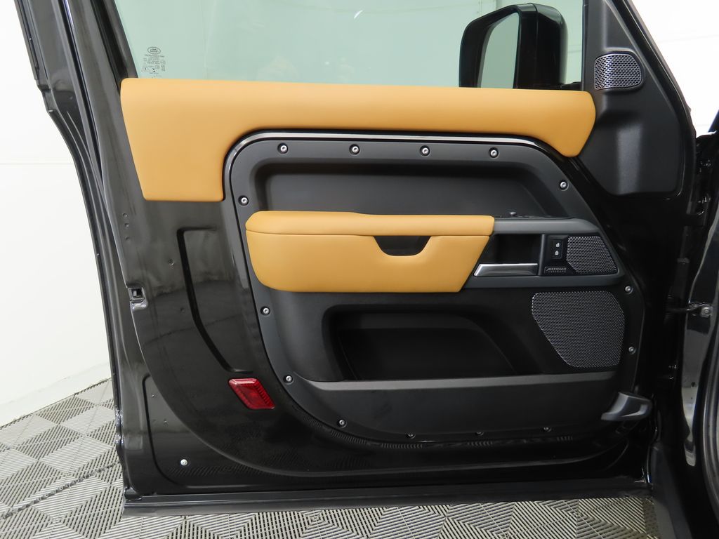 2021 Land Rover Defender 90 X photo 20
