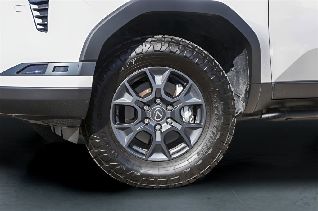2024 Lexus GX 550 Overtrail photo 3