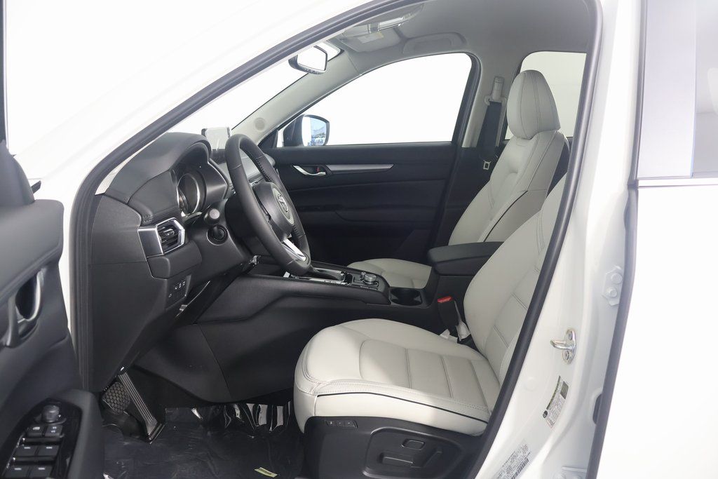 2025 Mazda CX-5 2.5 S Preferred photo 5