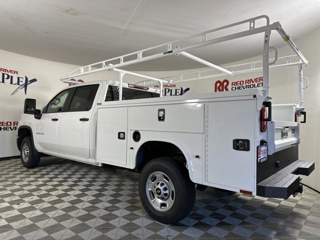 2025 Chevrolet Silverado 2500HD photo 2